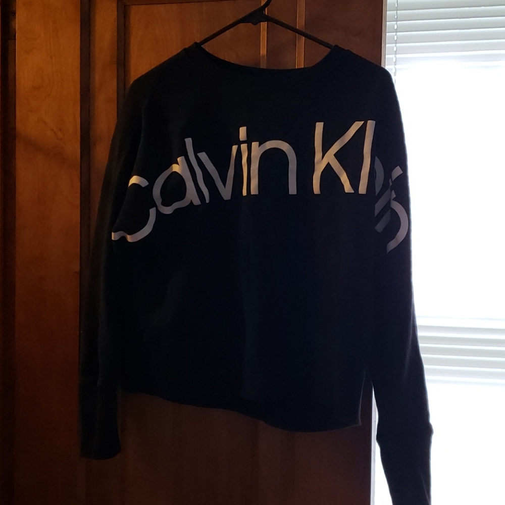 Black Calvin Klien crewneck sweatshirt